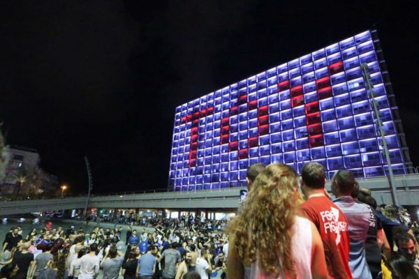 ההכרעה על האירווזיון: קרב ענקים על קיומו בישראל