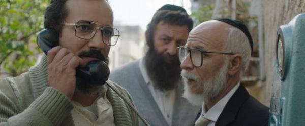 מייסד ש"ס מאיים למנוע את הקרנת 'הבלתי רשמיים'