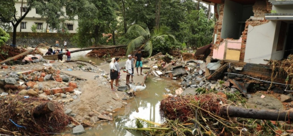 הודו: מעל 300 הרוגים בשיטפונות בדרום המדינה