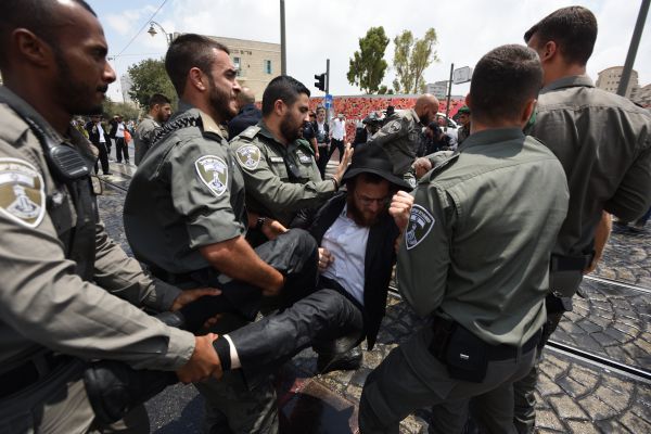 הפגנת החרדים הקיצונים: 19 נעצרו בבני ברק