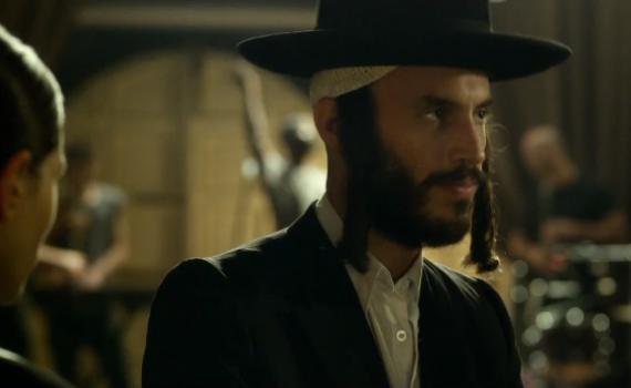 מזהים? נתן גושן חוזר בתשובה בסרט חדש