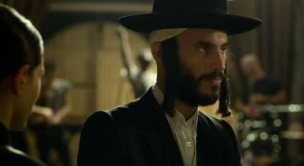 מזהים? נתן גושן חוזר בתשובה בסרט חדש