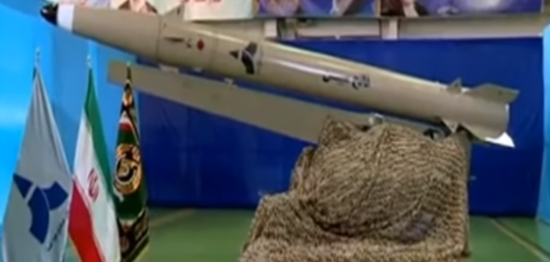 ממשיכה לאיים: איראן חושפת טיל בליסטי חדש