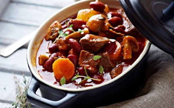 אחת ולתמיד: כך תכינו קדירת בשר לשבת