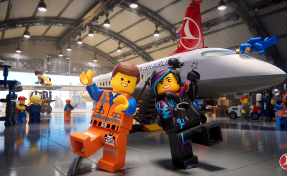 טסים לחו"ל? צפו בסרטון הבטיחות שמשגע את הרשת