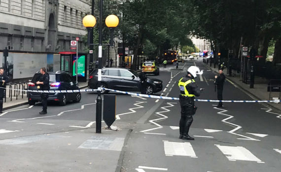 בריטניה: שני פצועים באירוע דריסה ליד הפרלמנט