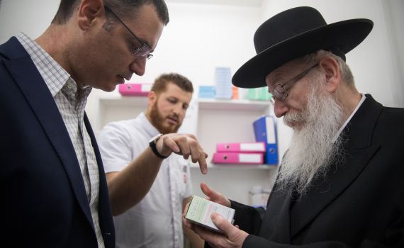 בהלת הקורונה: ישראל תאסור כניסת טיסות מסין