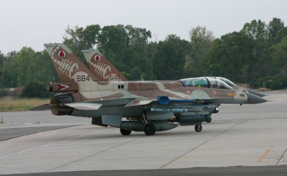 אירוע חמור: כנפי שני מטוסי קרב התנגשו בטיסת אימונים