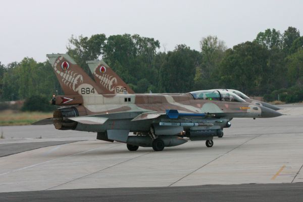 אירוע חמור: כנפי שני מטוסי קרב התנגשו בטיסת אימונים