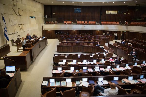 רשמית: חוק איסור צריכת זנות אושר בכנסת