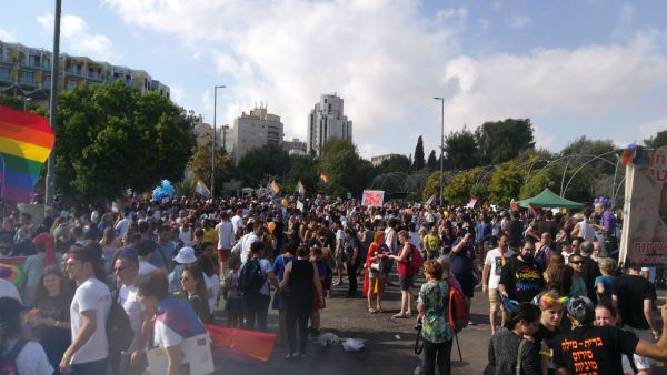 מצעד הגאווה בירושלים: נפגעים בעימות עם שוטרים