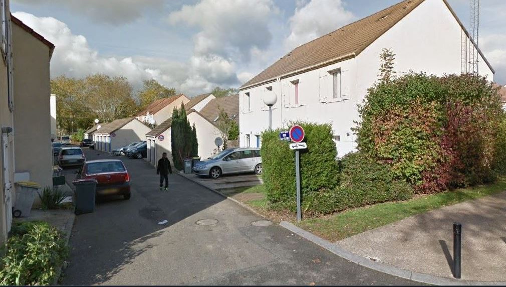 צרפת: הרוגים בפיגוע דקירה של דאעש סמוך לפריז