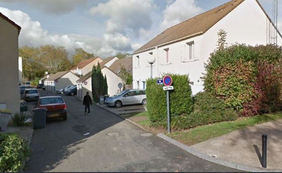 צרפת: הרוגים בפיגוע דקירה של דאעש סמוך לפריז