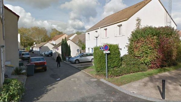 צרפת: הרוגים בפיגוע דקירה של דאעש סמוך לפריז