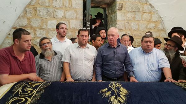 תחת אבטחה כבדה: 3000 איש נכנסו לקבר יוסף בשכם