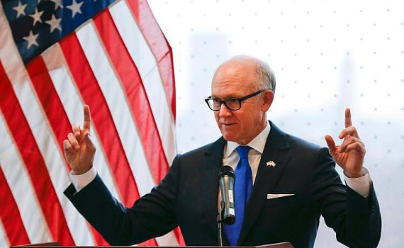 שגריר ארה"ב בבריטניה: "הסכנה מאיראן גדלה"