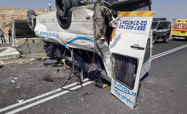הרוג ופצועים בהתהפכות מיניבוס סמוך ליישוב 'קידר'