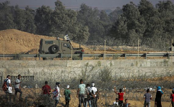 במהלך פעילות: חייליים הותקפו בבקבוקי תבערה