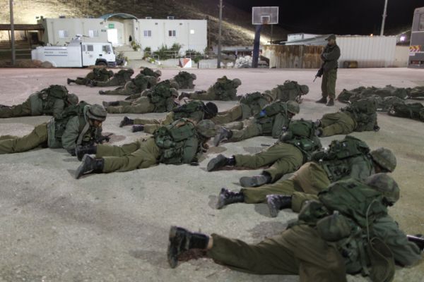 חיילים נכוו בידיים בגלל פקודה אסורה