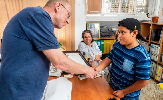 חלוק נחל שמצא ילד התגלה כממצא נדיר בן 11 אלף שנה