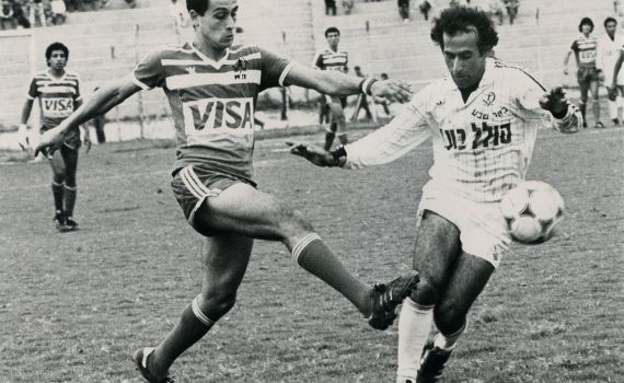 זה אמיתי • בגיל 57: כוכב נבחרת ישראל חוזר לשחק כדורגל