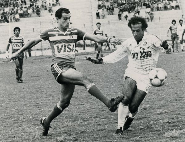 זה אמיתי • בגיל 57: כוכב נבחרת ישראל חוזר לשחק כדורגל