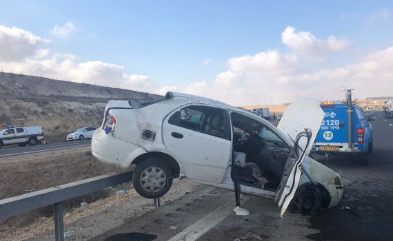"הרכב היה מעוך": צעירה נהרגה בתאונה בכביש 6