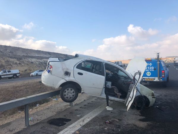"הרכב היה מעוך": צעירה נהרגה בתאונה בכביש 6