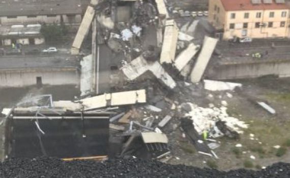 צפו: תיעוד חדש של רגע קריסת הגשר באיטליה