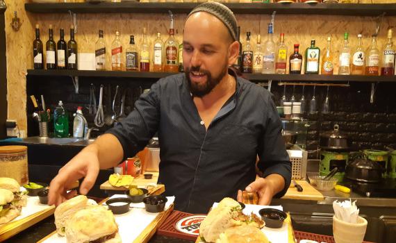 לחם הבשר של יהוידע נזרי| ביקורת מסעדות