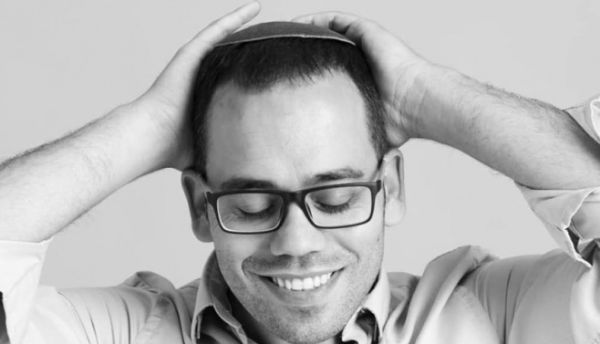 מקדיש לאביב או אייל? מתי שריקי משיק סינגל חדש