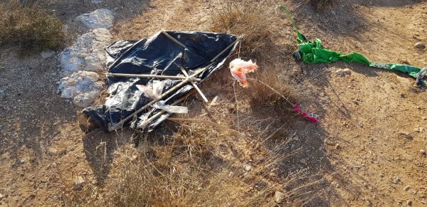 בשיא עונת הבציר: עפיפון תבערה נחת ביקב בשומרון