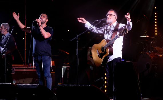 יוצאים אל האור: אהוד בנאי וישי ריבו בדואט מיוחד• צפו