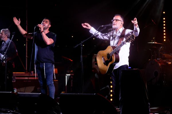 יוצאים אל האור: אהוד בנאי וישי ריבו בדואט מיוחד• צפו