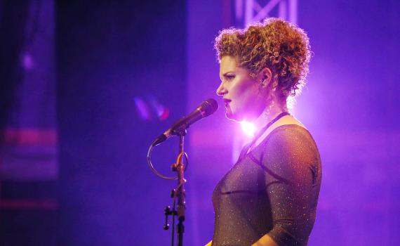 "גם אם רב היה מתיר- לא הייתי מופיעה בפני גברים"