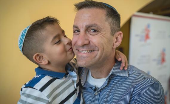 גיבור של העולם ילד | סיפור מיוחד על הצלת חיים