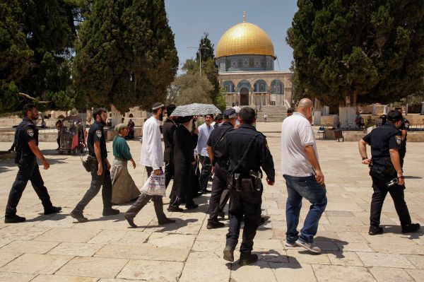 מתוקף איזה חוק, אסור ליהודים להתפלל בהר הבית?