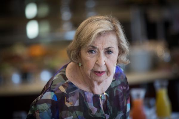 בעקבות מצבה: הצגה נוספת של ליא קניג בוטלה