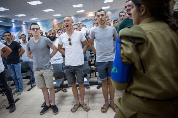 המתגייסים החדשים: "מוותרים על 'מקצוע' לטובת שירות קרבי"