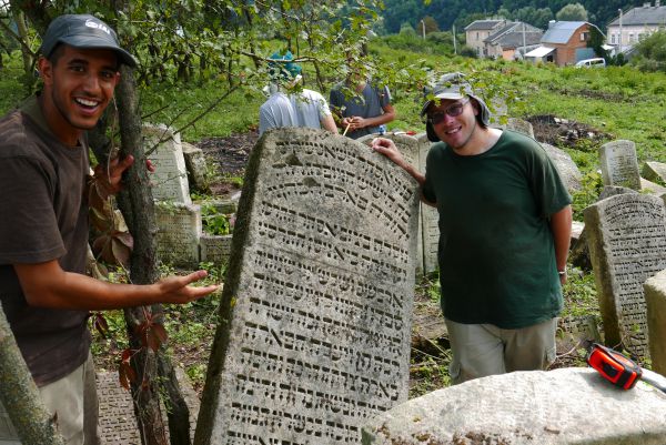 גילוי חדש: נחשפה מצבת אמו של ש"י עגנון