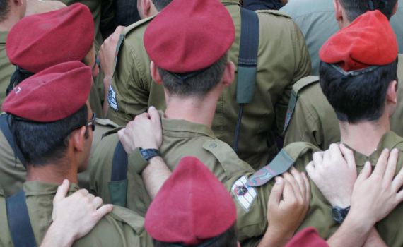 בצה"ל מודים: המפקד אישר לחיילים להפנות את המבט