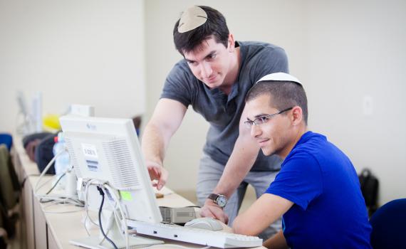 כך ניתן ללמוד הנדסה ולהנות מתורה במקביל