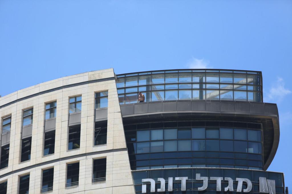 לאחר שנים בכלא: "הנוכל מספר אחד" מאיים להתאבד