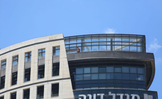 לאחר שנים בכלא: "הנוכל מספר אחד" מאיים להתאבד