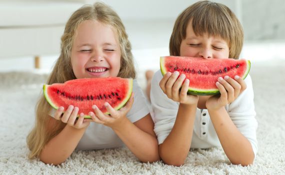אל תפספסו: קייטנה שלמה מאבטיח אחד • צפו