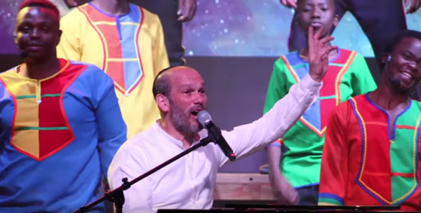 כזה עוד לא ראינו: יונתן רזאל בשיתוף פעולה יוצא דופן