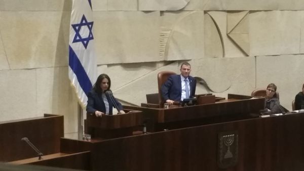בעד בג"צ? שקד הוכיחה את הח"כים משמאל בצביעות