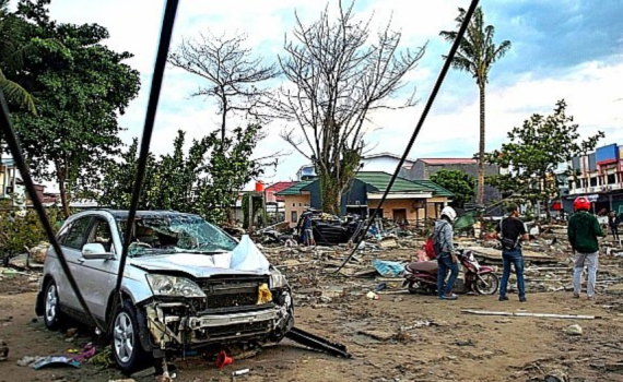 אסון באינדונזיה: 832 הרוגים בצונאמי ענק במדינה