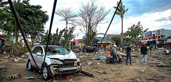 אסון באינדונזיה: 832 הרוגים בצונאמי ענק במדינה