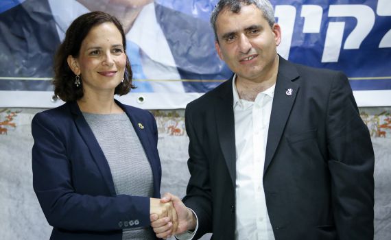 דרמה בי-ם: עזריה מסירה מועמדות ותומכת באלקין